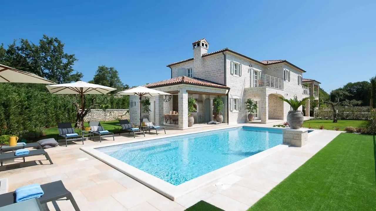 Modern Countryside Villa With Swimming Pool In Kanfanar Ladici Croatia