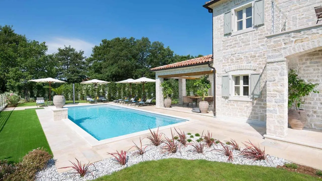 Modern Countryside Villa With Swimming Pool In Kanfanar Ladici