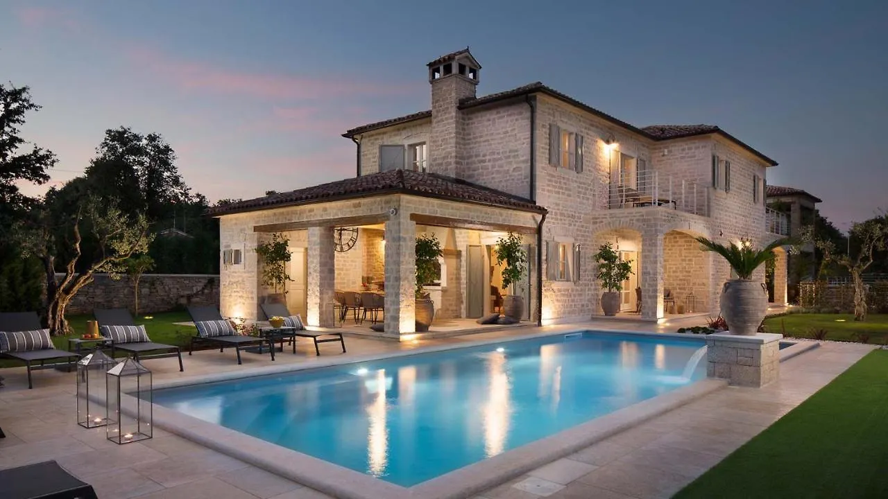 Modern Countryside Villa With Swimming Pool In Kanfanar Ladici Croatia